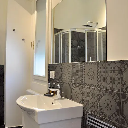 Πανσιόν Dimora 16 & Garden 3*